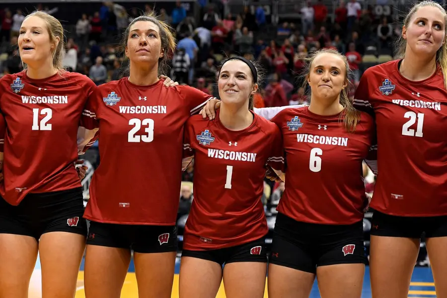 Wisconsin Badgers Women's Volleyball Team's Ages